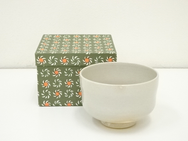 JAPANESE TEA CEREMONY / TEA CHAWAN / HAGI GLAZE